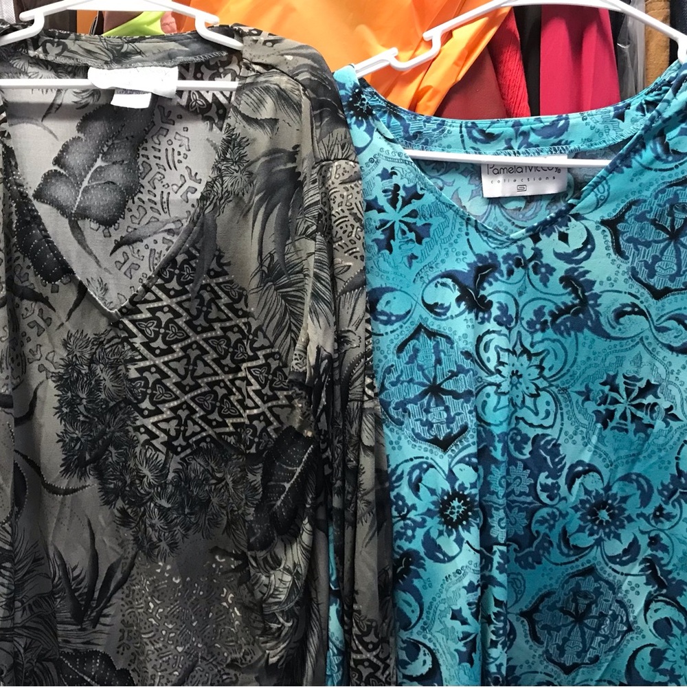 2 Tops for 1 Price🤑Pamela McCoy Collection Teal, and Black/white Med 3/4 sleeve